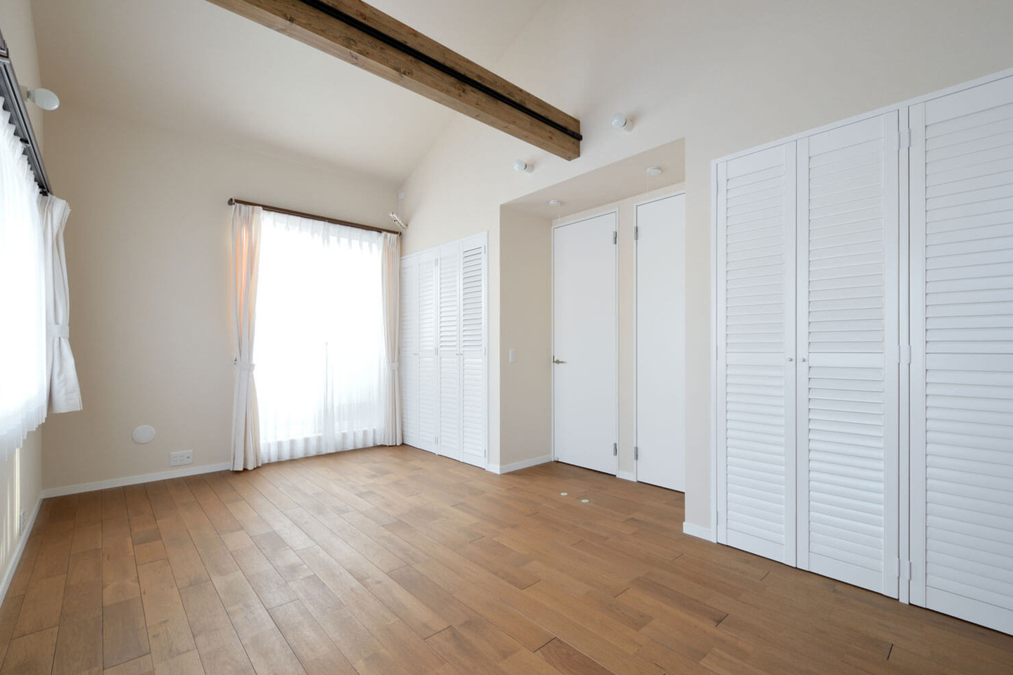 テラスと連続するリビング