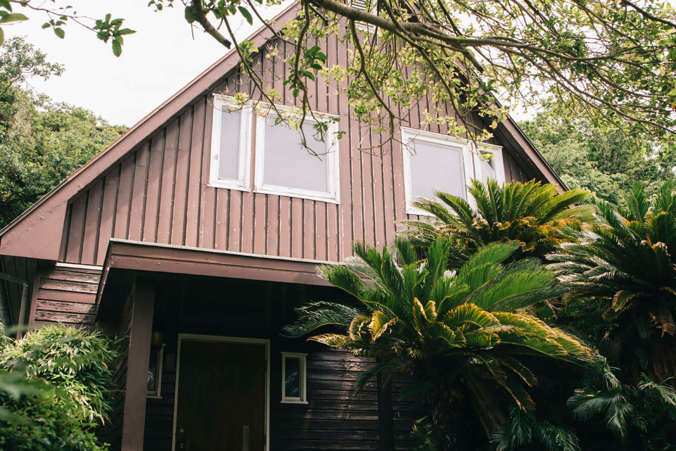 三角屋根の旧家屋